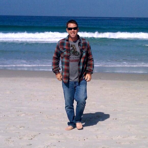 Meet your Posher, Chuck - Picture 2 of 2